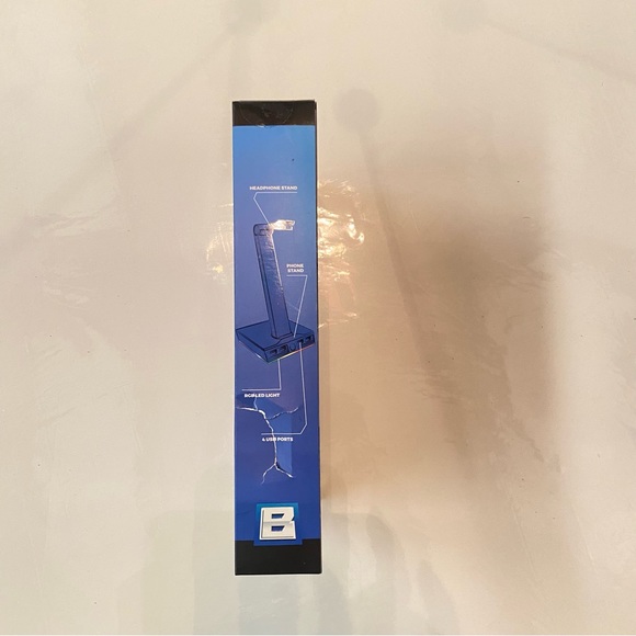 Bugha LED Gaming Headset Stand with 4 USB Connections Color Changing. New - Picture 3 of 3